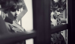 Hoàng Yến khoe ảnh lưng trần bị bầm tím vì cạo gió