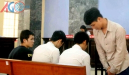 Quan hệ dễ dãi, bé gái 12 tuổi khiến 4 thanh niên vào tù