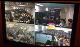 Hai tàu điện ngầm Hàn Quốc đâm nhau, 170 người bị thương