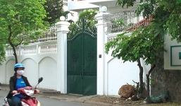 Biệt thự đội lốt lô cốt ở khu nhà giàu Sài Gòn