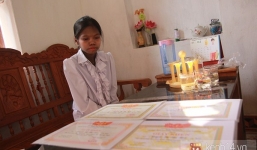 Nghị lực của nữ sinh mắc bệnh da sần sùi như vỏ cây