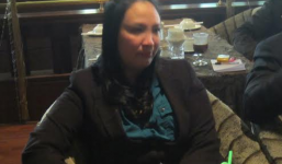 Kiều nữ Hải Dương đập vỡ kính xe taxi vì không được 'phục vụ'