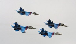 Hàng chục chiến đấu cơ Nga xuất hiện trên bầu trời Crimea