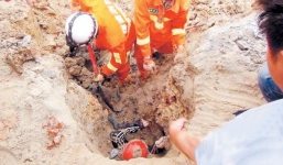 Người phụ nữ thoát chết thần kỳ khi bị chôn sống