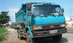 Nam thanh niên bị xe ben cán nát tay trên quốc lộ 1A