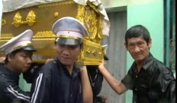 40 năm đi xin xác chết 'mồ côi' về chôn cất