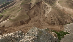 Cận cảnh sức tàn phá khủng khiếp của lở đất tại Afghanistan 