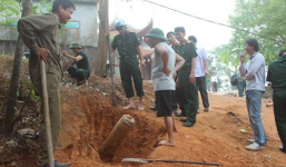 Hà Tĩnh: Phát hiện quả bom khủng khi làm đường