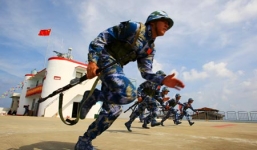 Quân đội Trung Quốc định xây sân bay trái phép tại Trường Sa