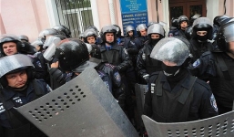 Nguy cơ nội chiến tới gần, Đức kêu gọi công dân tránh xa Ukraine