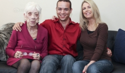 Sốc: Cụ bà 91 tuổi hẹn hò với 'phi công trẻ' 31 tuổi 