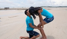 Chàng trai tí hon và cô gái khổng lồ nhất thế giới chính thức kết hôn