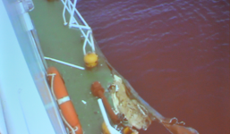 Clip: Tàu Việt Nam hư hỏng nặng vì bị tàu Trung Quốc đâm