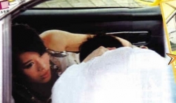 Thản nhiên 'mây mưa' với trai lạ trên máy bay