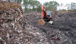 Bé trai 9 tuổi bị hãm hiếp, bóp cổ đến chết ném trong bãi rác