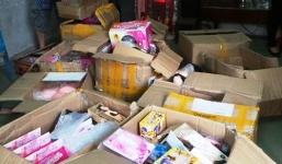 Bắt cặp vợ chồng người Trung Quốc buôn đồ chơi kích dục