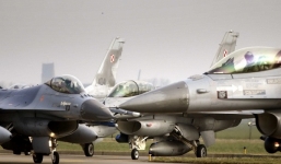 NATO điều quân tới Đông Âu, đóng băng quan hệ với Nga