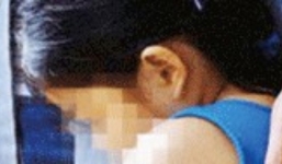 Gã cha dượng làm chuyện bậy với con gái riêng của vợ nhiều lần