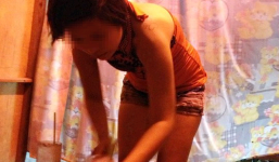 Nữ nhân viên massage 'tới bến' với khách