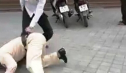 Không dừng đèn đỏ còn đánh CSGT