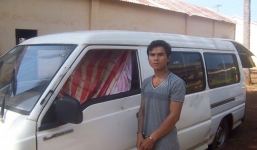 Đang trốn hai lệnh truy nã vẫn dùng ô tô đi trộm bò