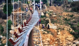 Bắt tạm giam 2 đối tượng liên quan trong vụ sập cầu Chu Va 6