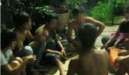 Mâu thuẫn trong lúc nhậu, cầm dao đâm liên tiếp vào bạn