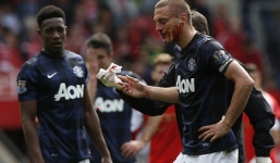 Vidic đổ máu đầm đìa trong trận cuối chơi cho M.U