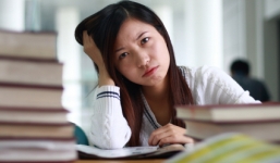 Khổ vì không biết hòa đồng