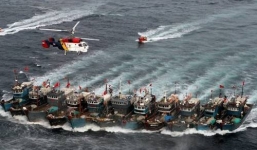 Lợi dụng vụ chìm phà Sewol, tàu Trung Quốc tăng cường đánh bắt trái phép