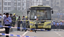 Trung Quốc: Xe buýt bị châm lửa đốt, 78 người thương vong