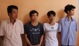 Xích người, dùng dây trói đánh để đòi nợ