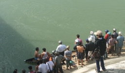 Rủ nhau tắm sông, 5 học sinh chết đuối 