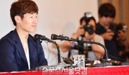 Vừa giải nghệ, Park Ji-sung lại sắp phải ‘ngồi tù’ vô thời hạn