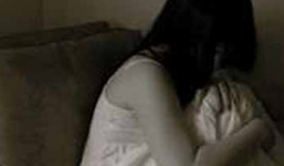 Con gái bị xâm hại, mẹ bị khởi tố vì nhận tiền bồi thường