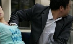 Đi cà phê vườn, nữ sinh lớp 9 bị quay clip thân mật tống tiền