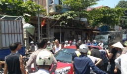 'Đại gia' đi ô tô ăn trộm thẻ điện thoại