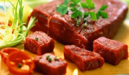 Những loại đồ ăn nên hạn chế trong ngày nắng nóng