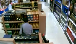 Clip: Bắt quả tang Việt kiều trộm rượu Tây tại sân bay