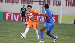 Clip: Siêu phẩm lá vàng rơi của Văn Quyến vs Ronaldinho