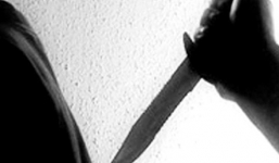 Mẹ cãi nhau với hàng xóm, con truy sát người