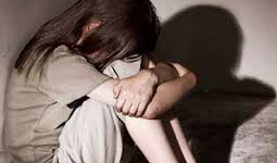 Giúp chủ trọ cưỡng hiếp trẻ vị thành niên để trừ vào tiền thuê nhà