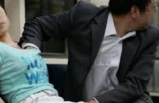 Lên facebook gạ tình… rồi tống tiền nữ sinh