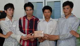 Trai bản giấu hêrôin trong túi rau rừng