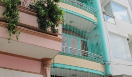 Bị cha mắng, bé trai 10 tuổi nhảy lầu tự tử