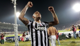 Sir Alex lặn lội sang Italia thuyết phục Juve bán Vidal