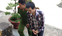 Tranh giành bạn gái, nam sinh rút dao đâm chết người