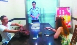 Hoảng hồn 6 tháng sống thử mới biết bạn gái là ...đàn ông