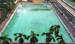 Sốc: Clip sục bể bơi bằng hóa chất không thay nước, trong vắt sau vài giờ