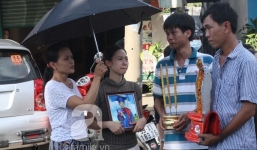 Đám tang đẫm nước mắt của bé mầm non bị cánh cửa tủ đè chết